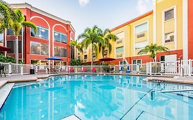 Holiday Inn Express & Suites Bradenton West