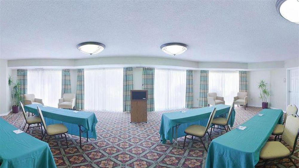 Holiday Inn Express Hotel & Suites Bradenton West By Ihg Exterior photo