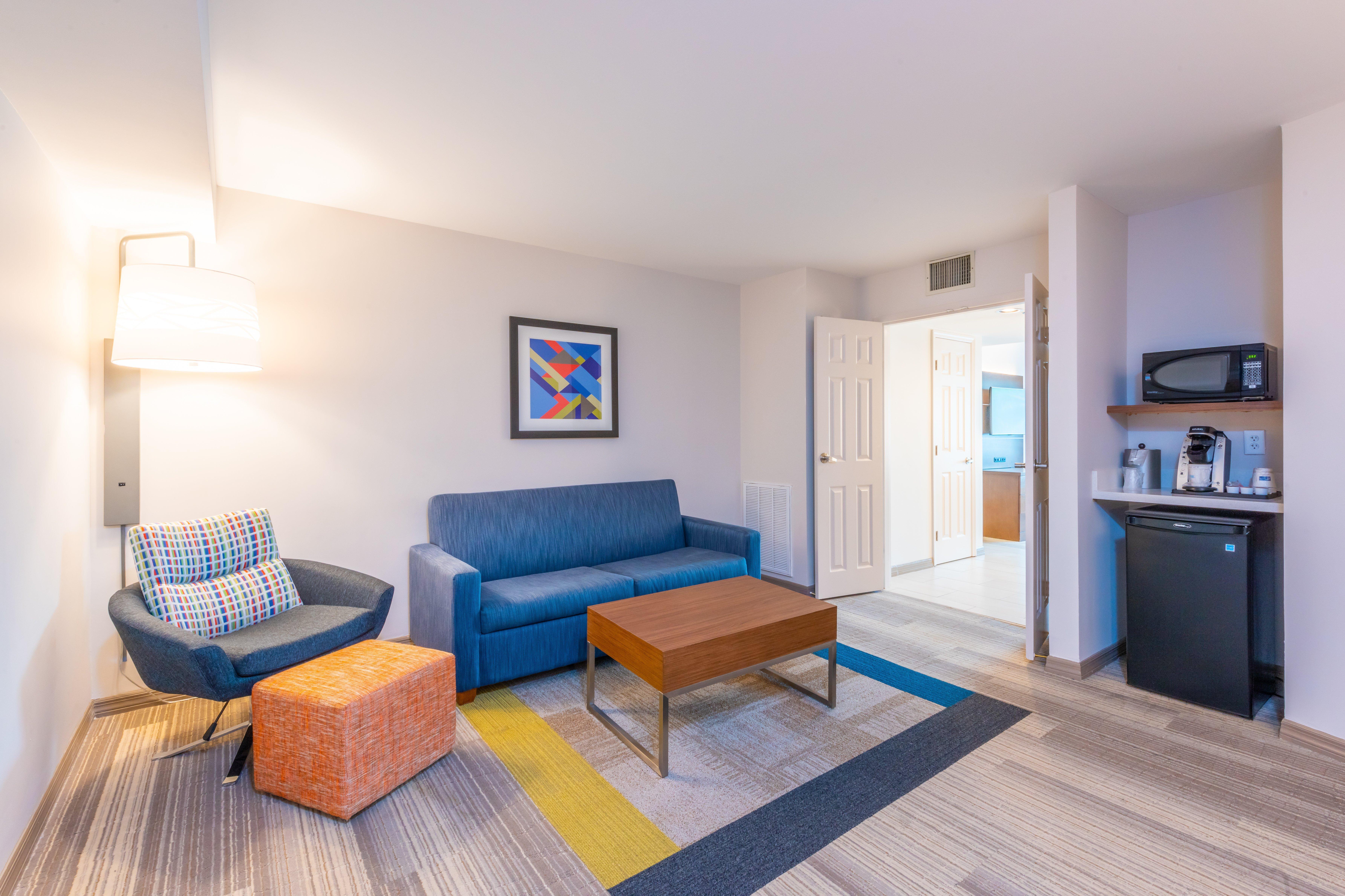 Holiday Inn Express Hotel & Suites Bradenton West By Ihg Exterior photo