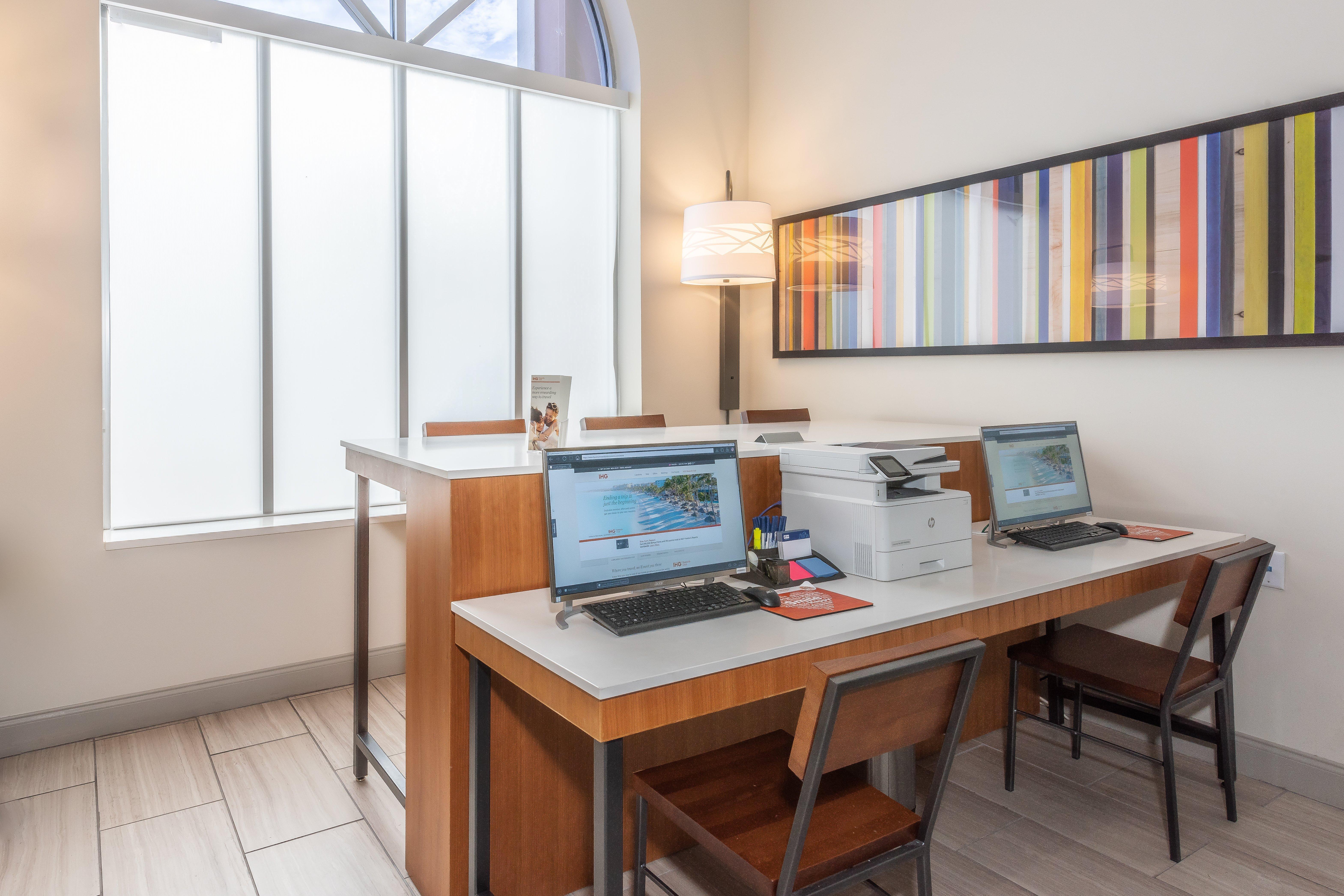 Holiday Inn Express Hotel & Suites Bradenton West By Ihg Exterior photo
