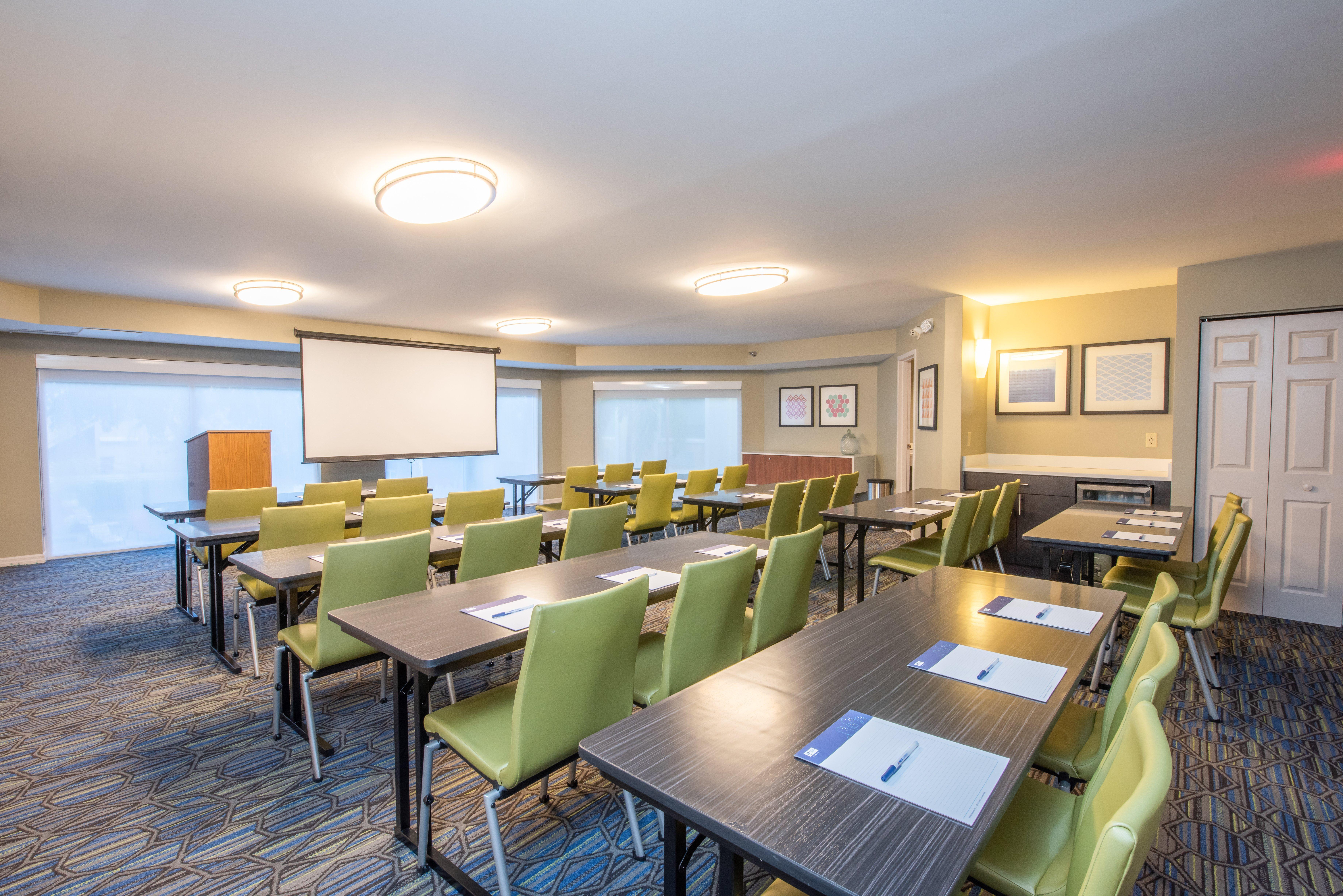 Holiday Inn Express Hotel & Suites Bradenton West By Ihg Exterior photo