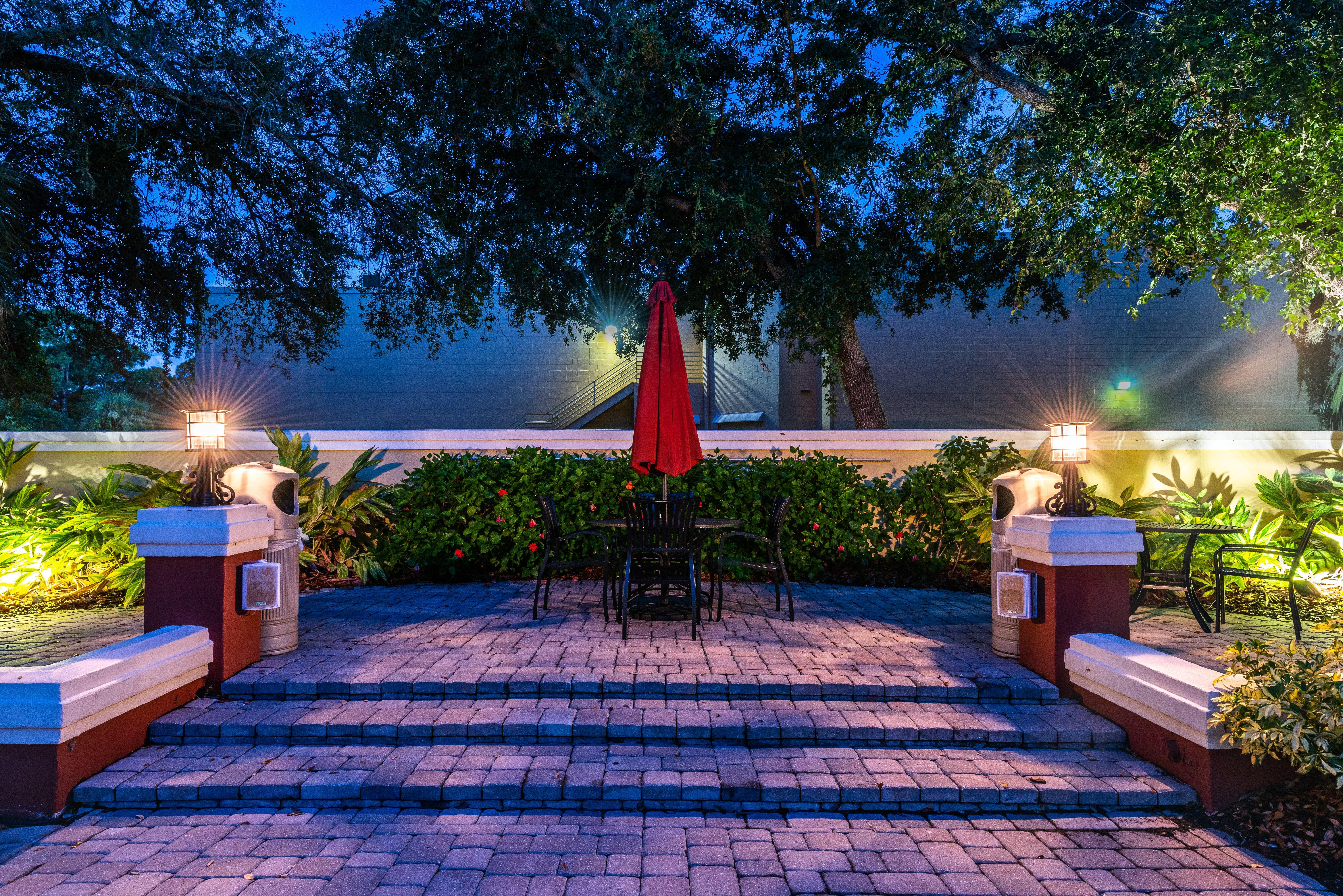 Holiday Inn Express Hotel & Suites Bradenton West By Ihg Exterior photo